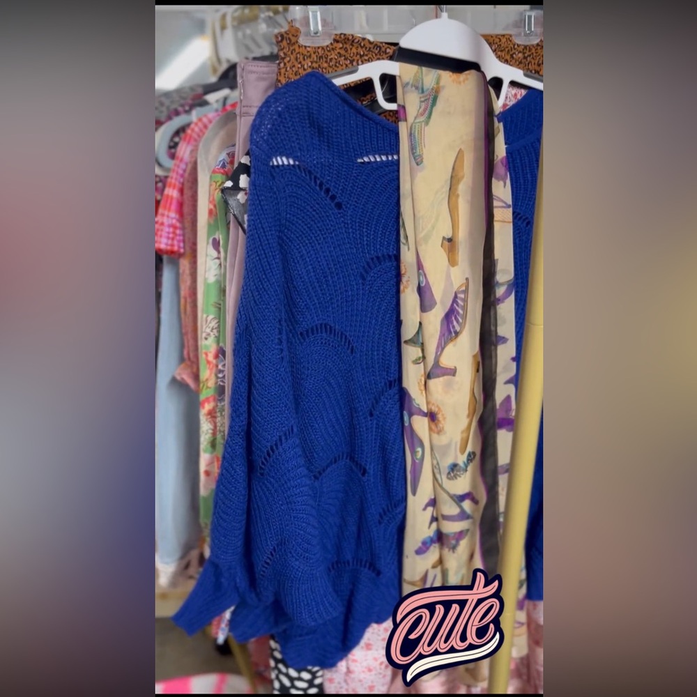 SEE VIDEO Women’s tops